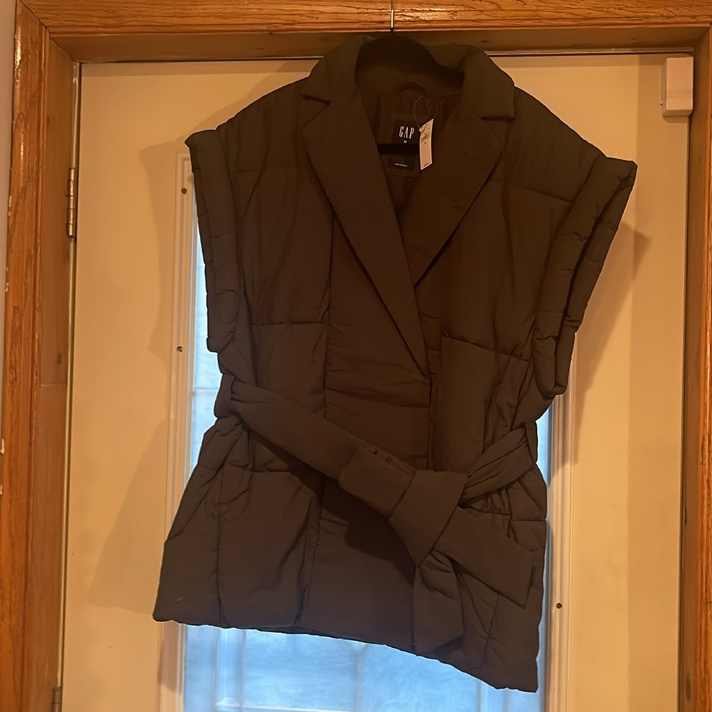 Gap puffer jacket vest size M